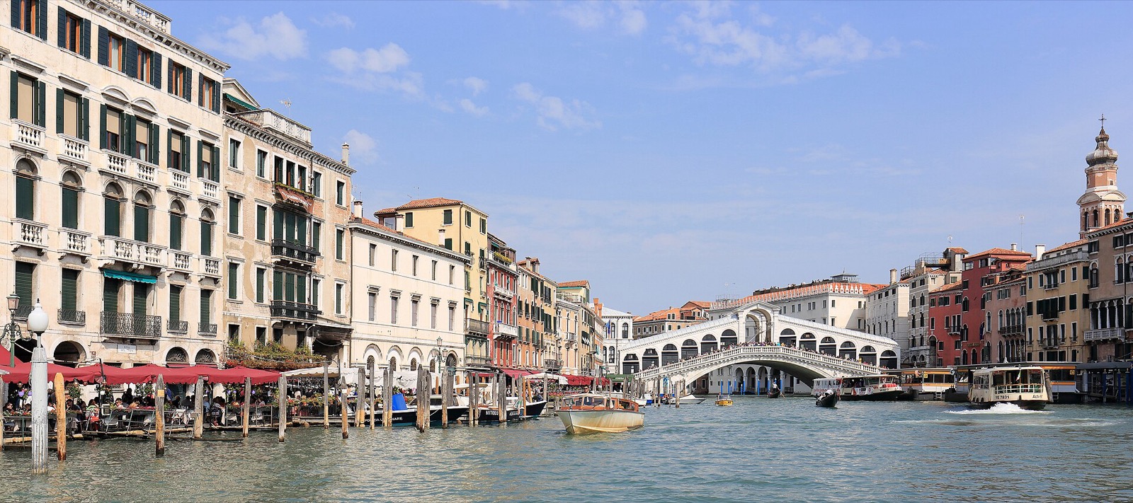 The Rialto Bridge spanning the Grand Canal